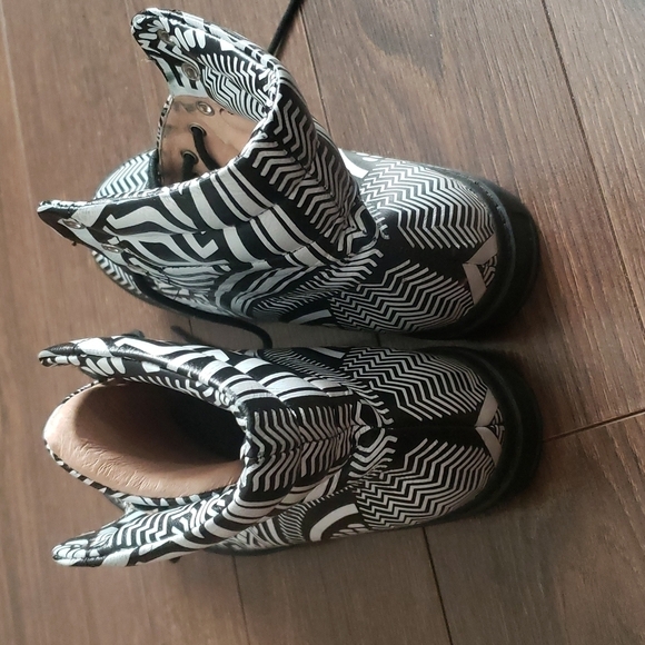 Jeffrey Campbell Leather Hightop - Picture 5 of 12
